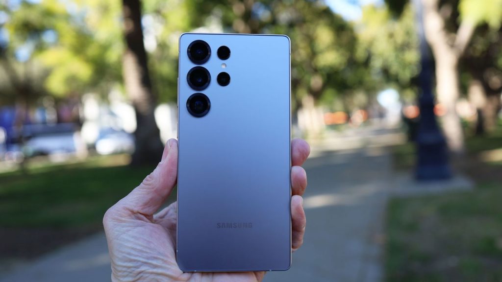 S26 Ultra: Kamera Dahsyat & Ngecas Lebih Ngebut?