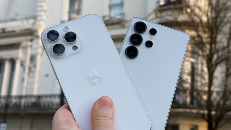 iPhone atau Android? Pilihanmu Ungkap Kepribadianmu! iPhone atau Android? Pilihanmu Ungkap Kepribadianmu!