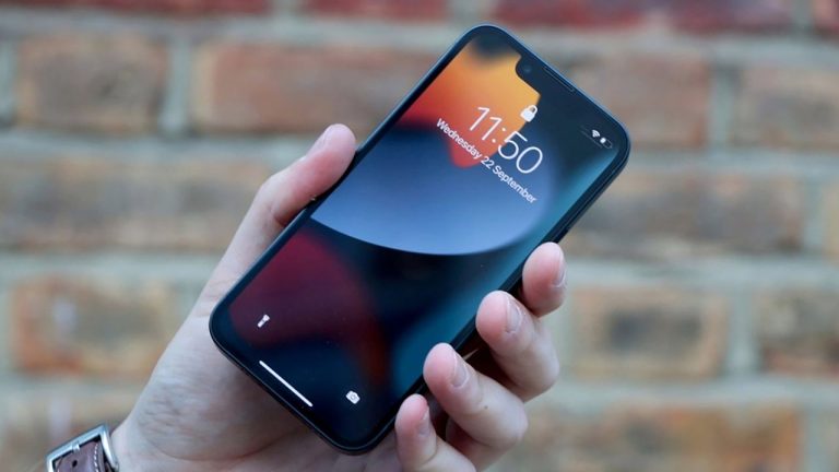 Rindu iPhone Mini? Saatnya Ponsel Kecil Bangkit! Rindu iPhone Mini? Saatnya Ponsel Kecil Bangkit!