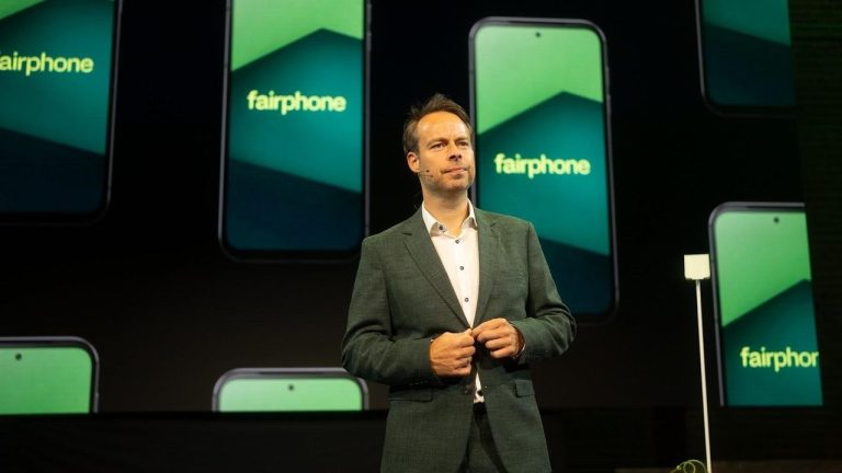 CEO Fairphone Bocorkan Dua Produk Misterius
