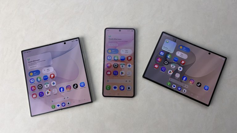 Harga HP Lipat Samsung Bikin Kaget Dunia