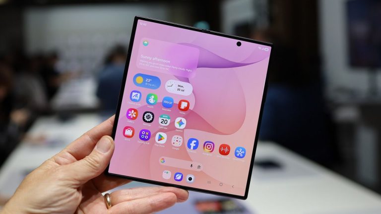 Baterai Lipat Samsung Z8 Aman Teruji Heboh