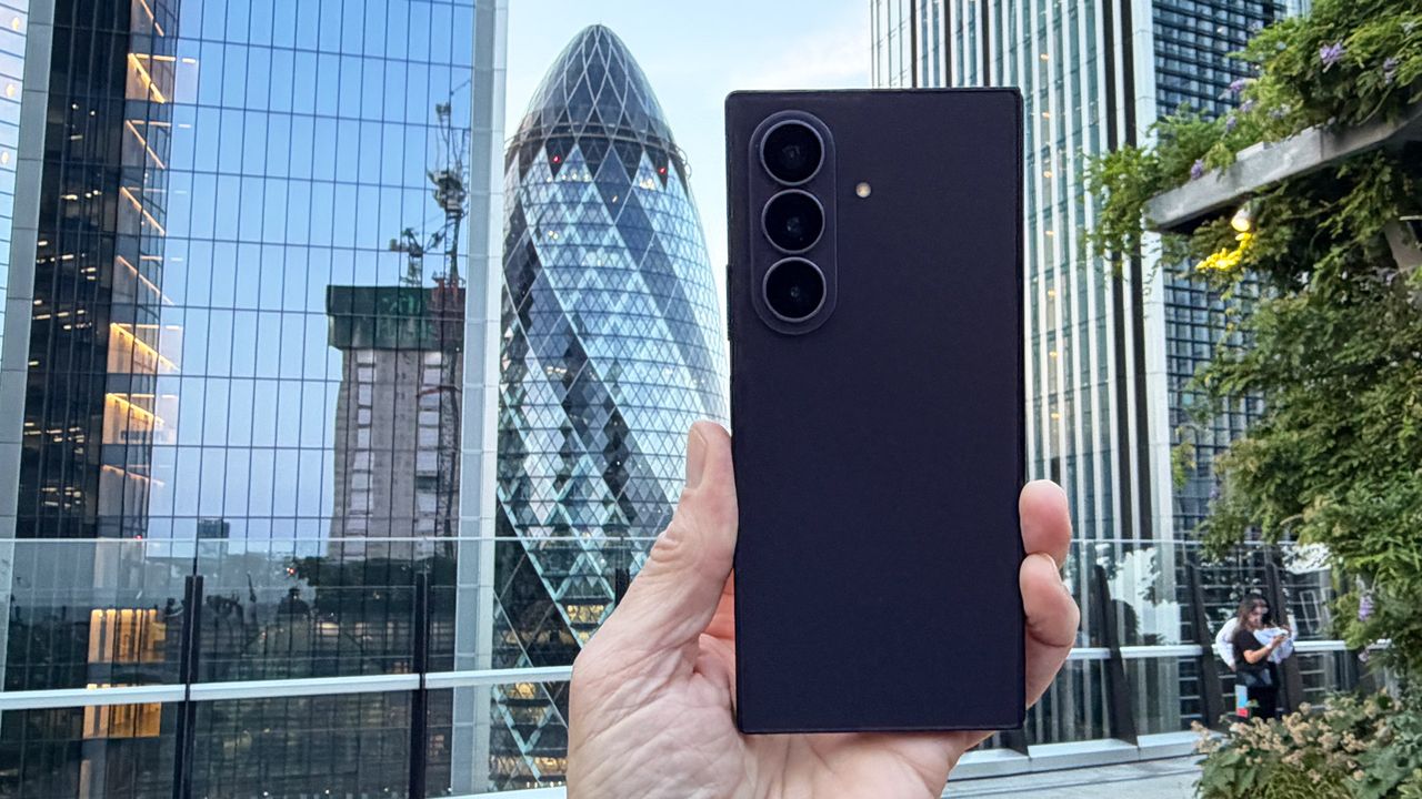 Galaxy Z Fold 8 Ultra Raja Ponsel Lipat Dunia