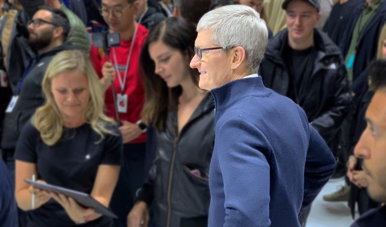 Bos Apple Mundur Ini Pengganti Mengejutkan