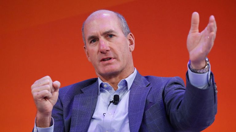 Bos AT&T Remehkan Starlink Tapi Ikut Jejak Satelit